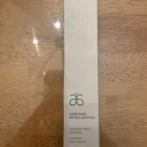 Arbonne Intelligence Counter Spot Essence - Cream